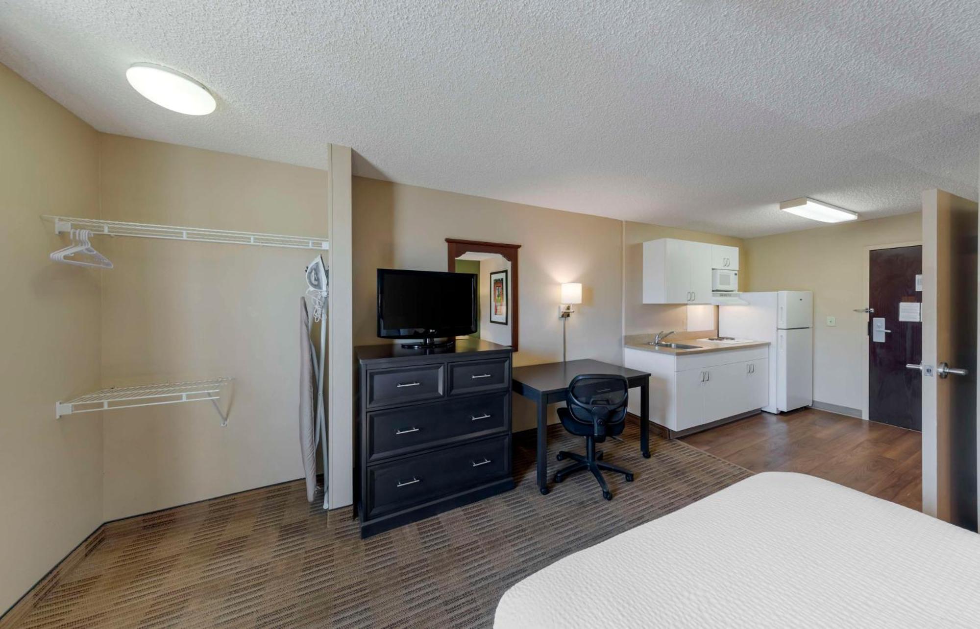 Extended Stay America Suites - Orange County - Katella Ave Buitenkant foto