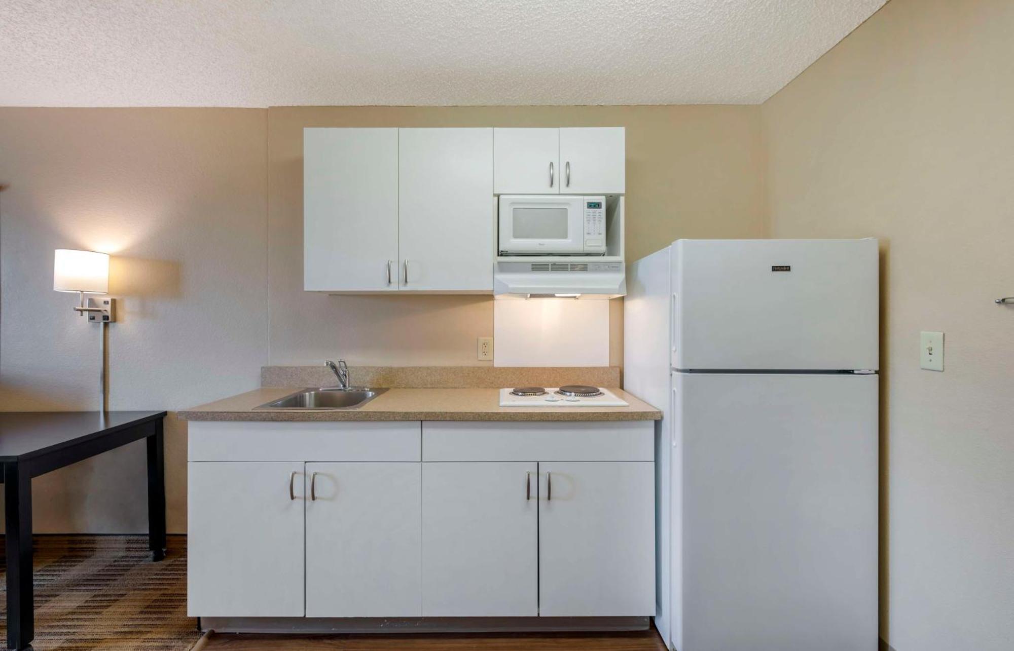 Extended Stay America Suites - Orange County - Katella Ave Buitenkant foto