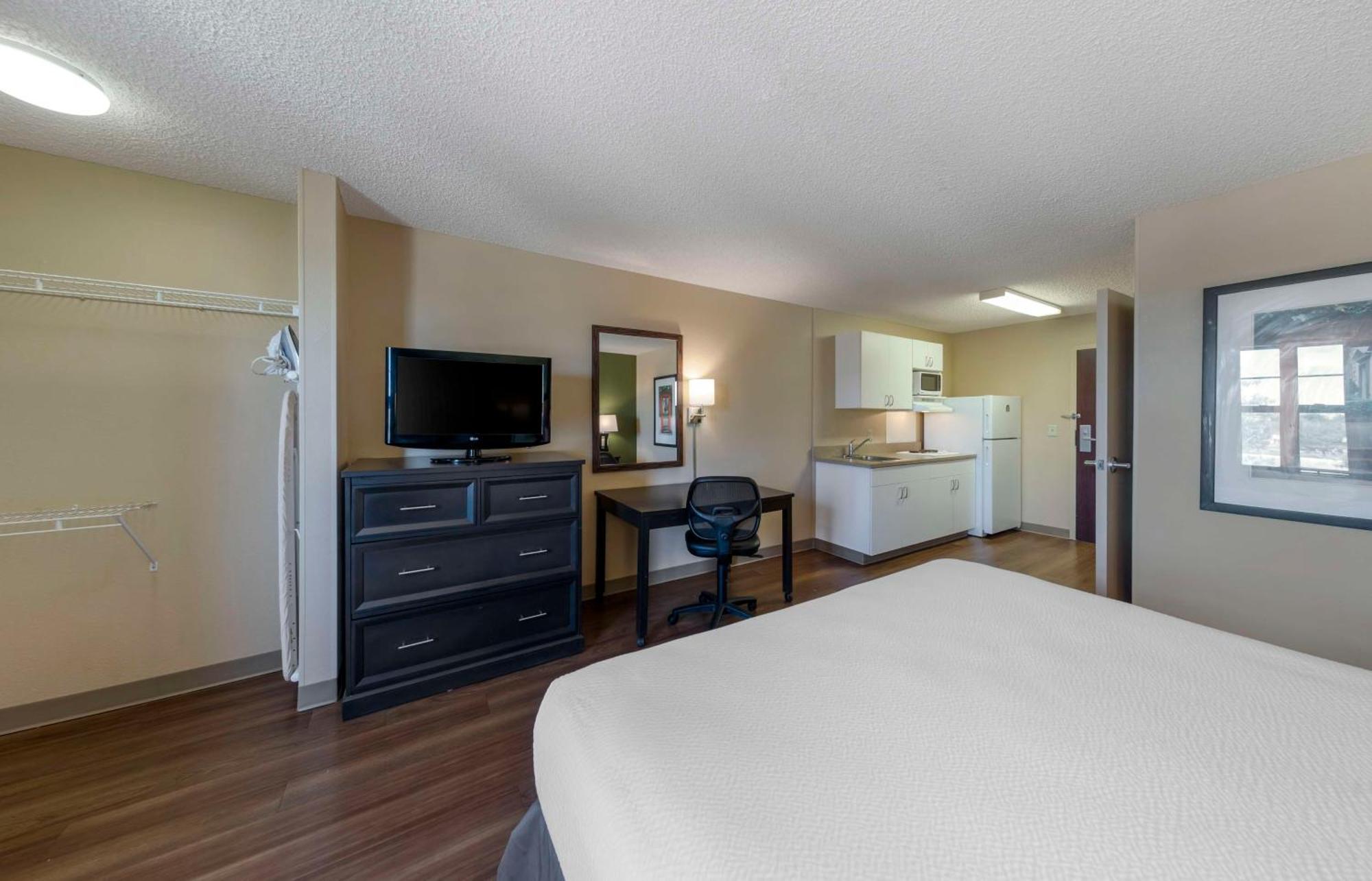 Extended Stay America Suites - Orange County - Katella Ave Buitenkant foto
