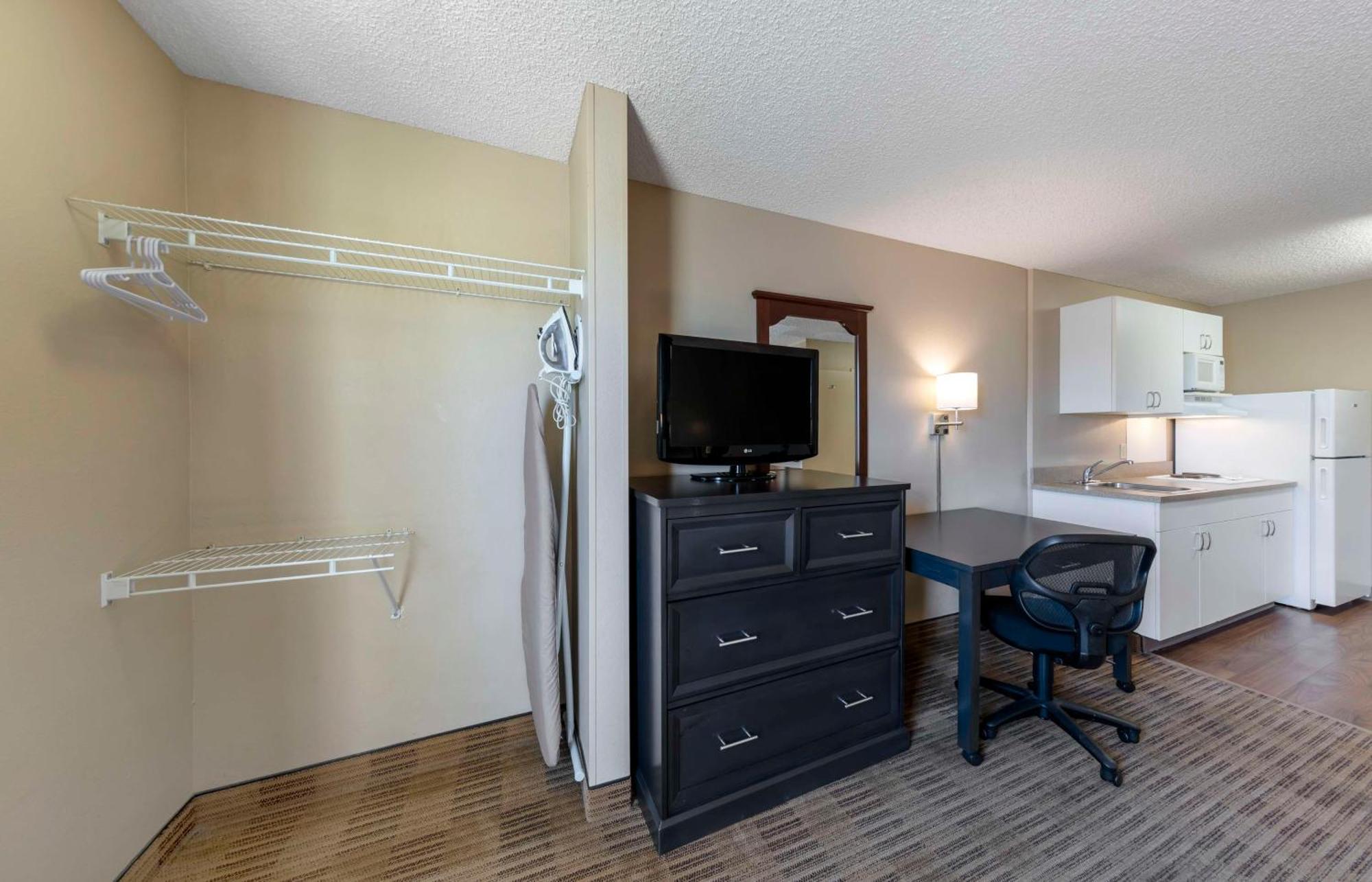 Extended Stay America Suites - Orange County - Katella Ave Buitenkant foto